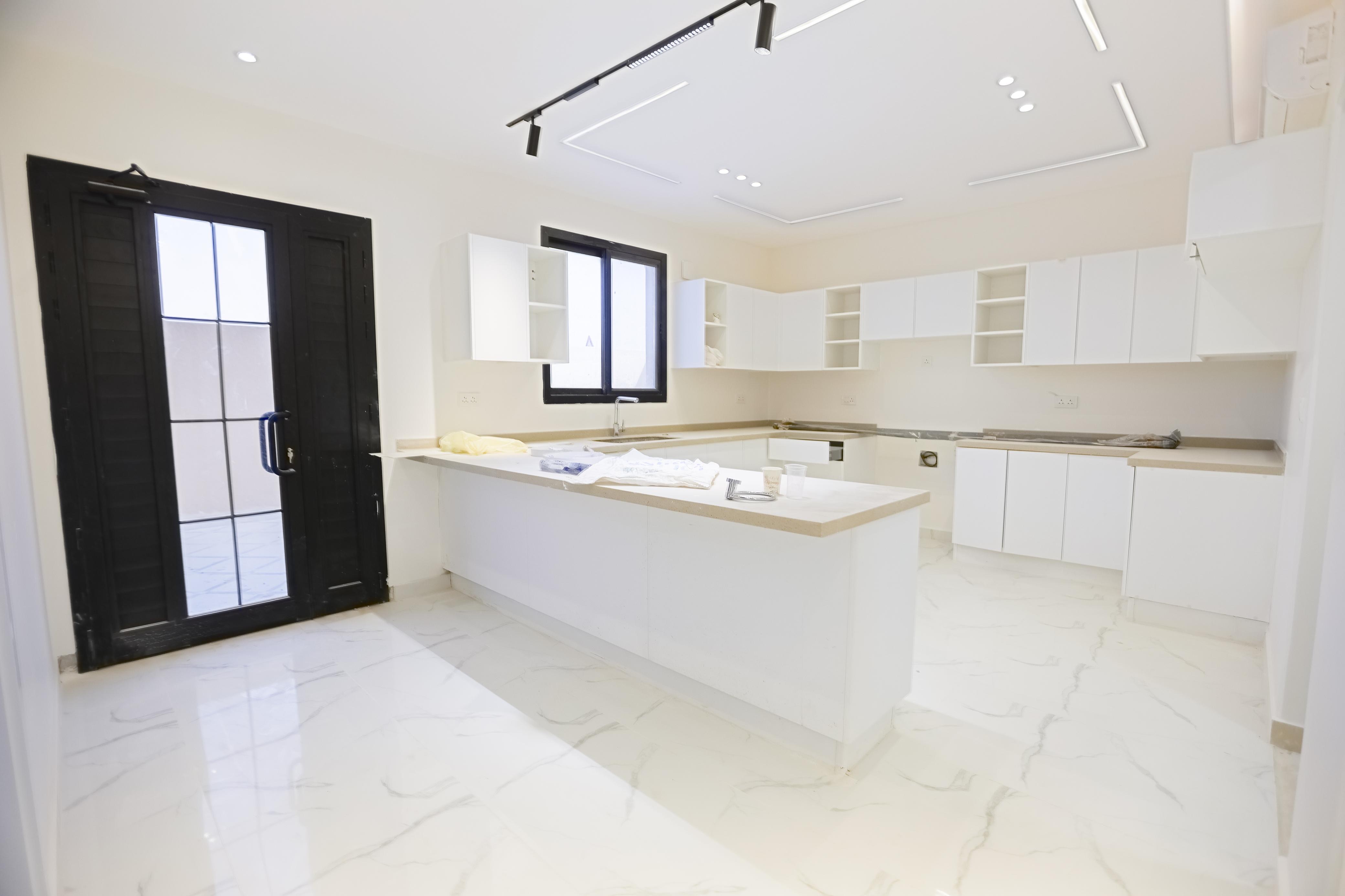 Modern Luxury Villa for Rent in Sedra Roshn 🏡✨ Contemporary Design | Premium Finishes | Prime Location 🔑🌿